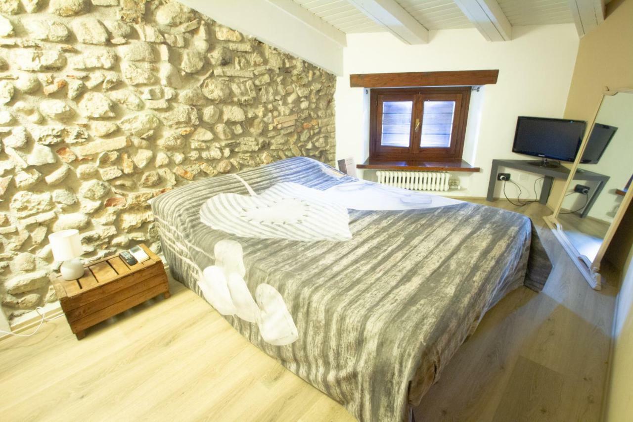 Prigioni House Bed and Breakfast Peschiera del Garda Eksteriør billede
